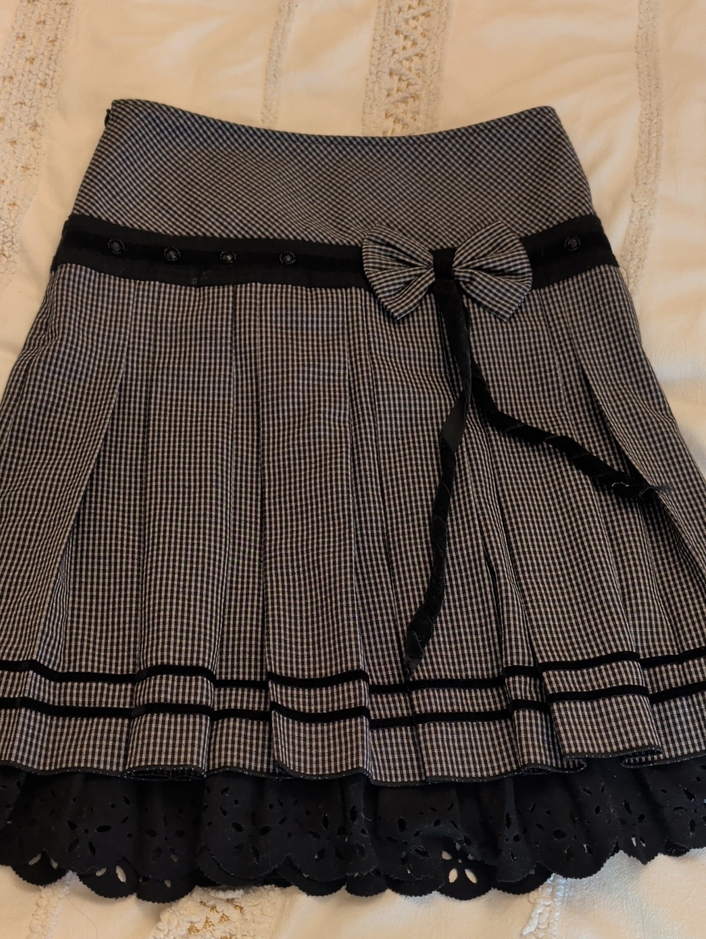 Plaid Pleated Bow Skirt - Black and White
